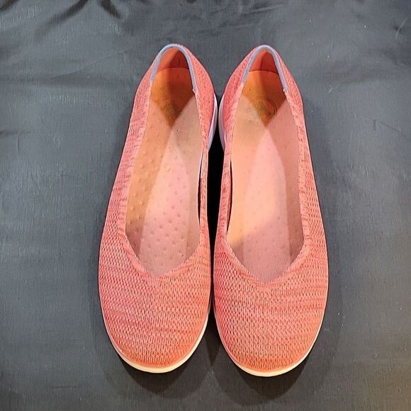 PROPET ROUND TOE SLIP-ON STYLE WOMEN"S FLAT SHOE - Picture 2 of 12